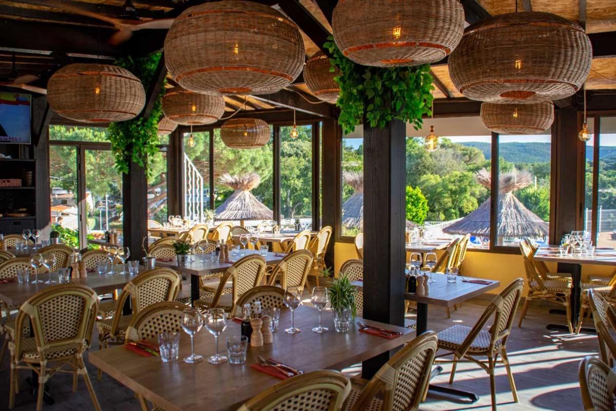Bungalow Luxe 3 Chambres Surplombant Le Golf De St Tropez Gassin Exterior photo