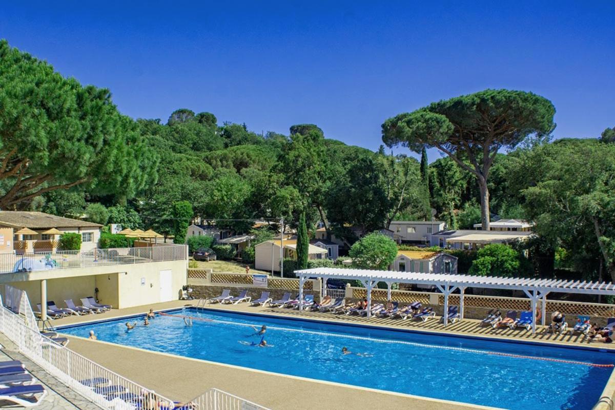 Bungalow Luxe 3 Chambres Surplombant Le Golf De St Tropez Gassin Exterior photo
